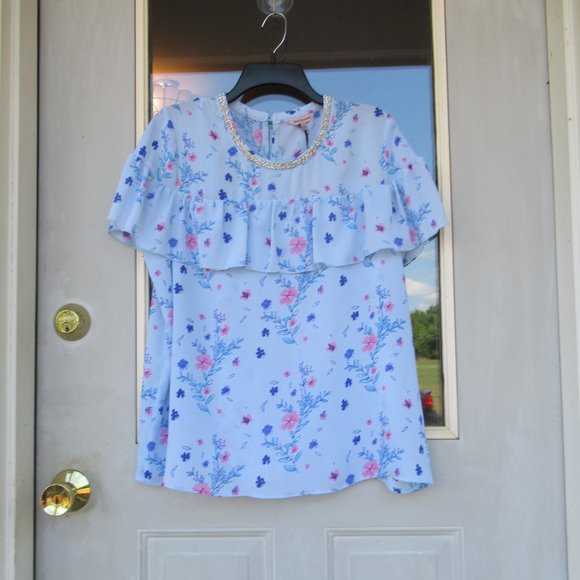 Last Chance 🌹$13ifbundle2 NWT ruffle layer floral top w bling - Picture 7 of 16